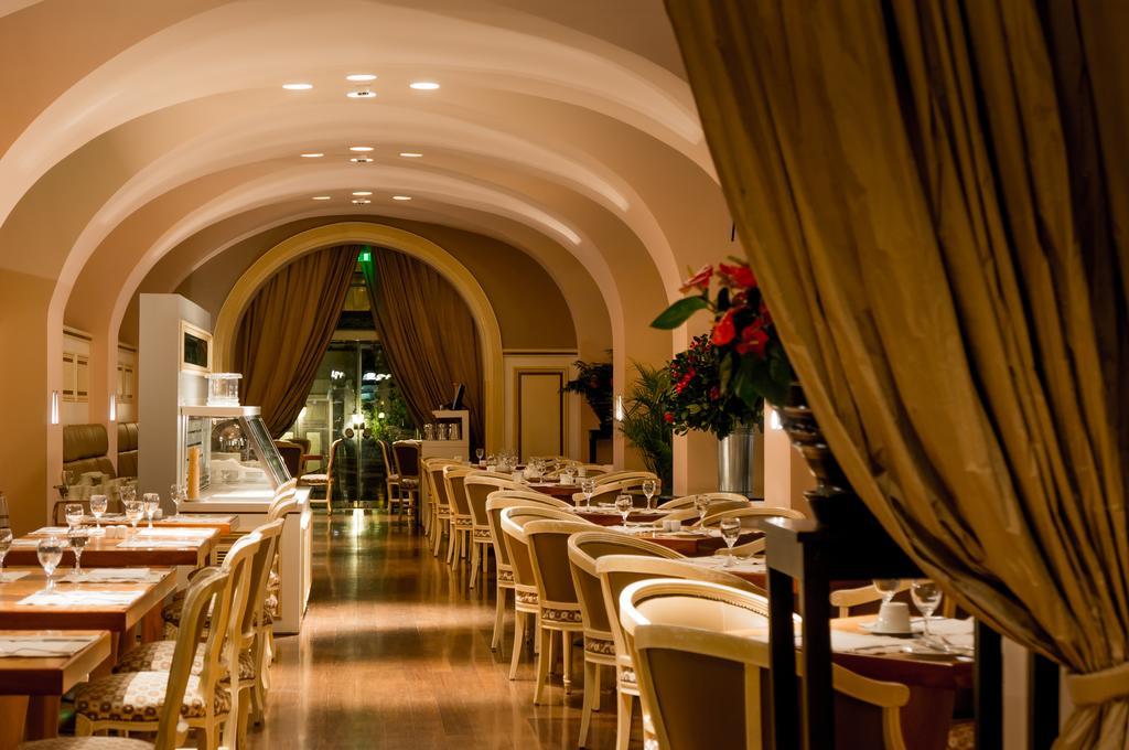 Pentelikon Hotel Кифисья Экстерьер фото