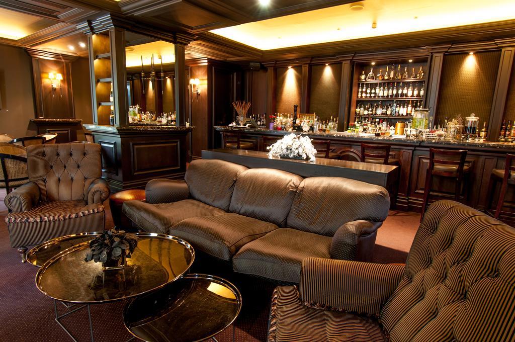 Pentelikon Hotel Кифисья Экстерьер фото