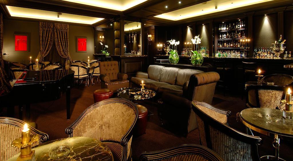 Pentelikon Hotel Кифисья Ресторан фото