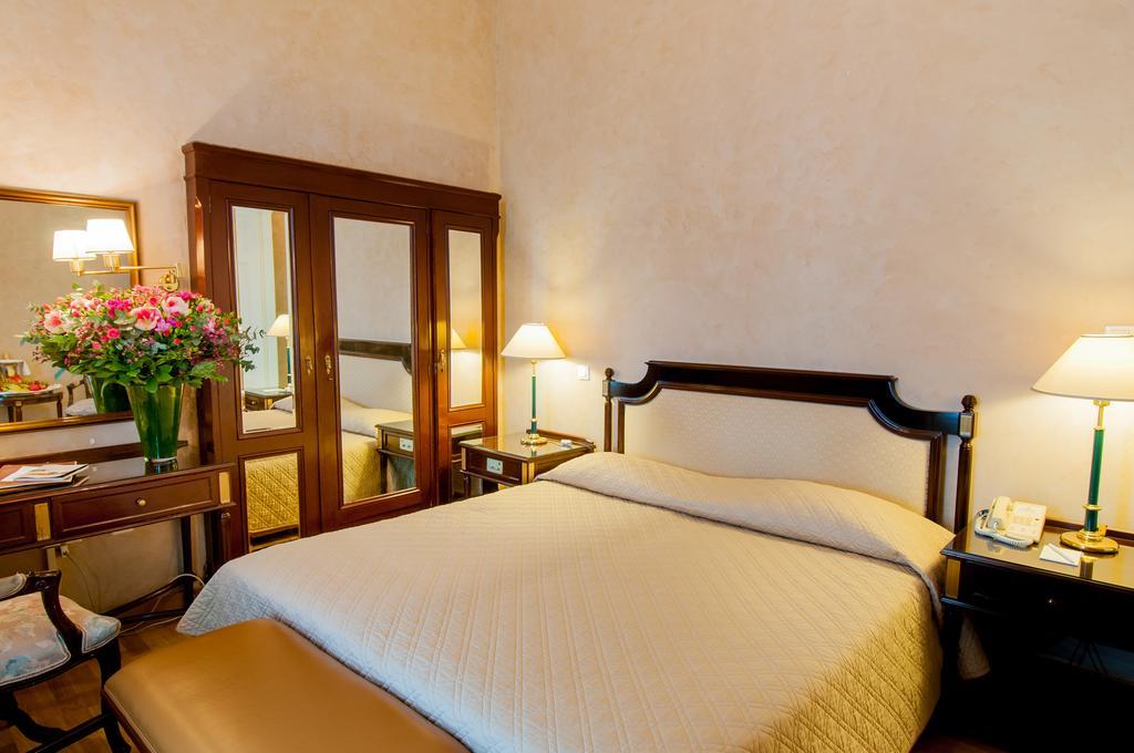 Pentelikon Hotel Кифисья Номер фото
